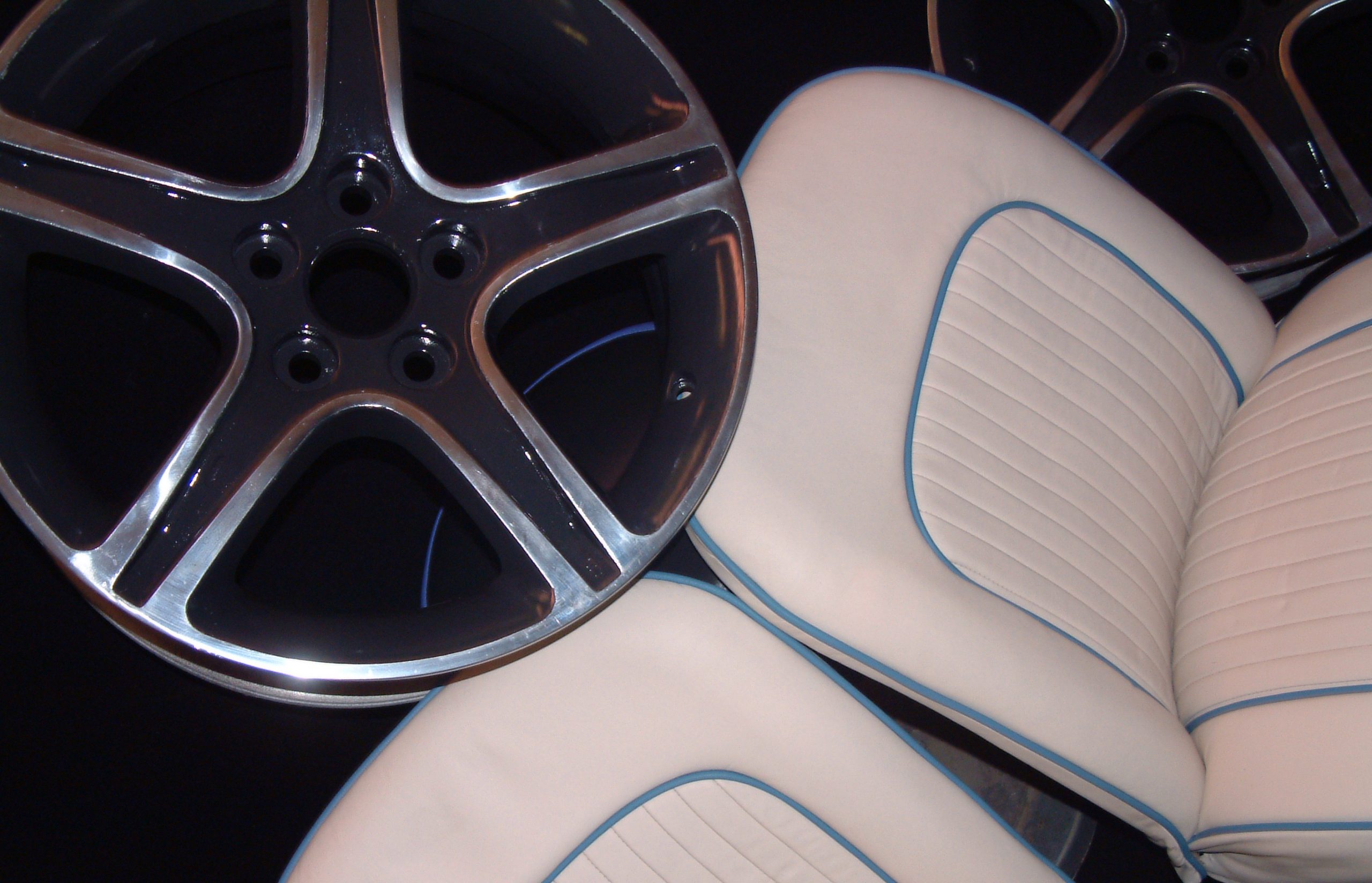 White+leather+and+blue+pipe+car+seat+upholstery